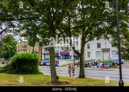 Ci sono 336, 336 Brixton Road, Londra - una carità fornendo uno spazio ufficio per le organizzazioni di disabili - disabilità mozzo a Lambeth Foto Stock