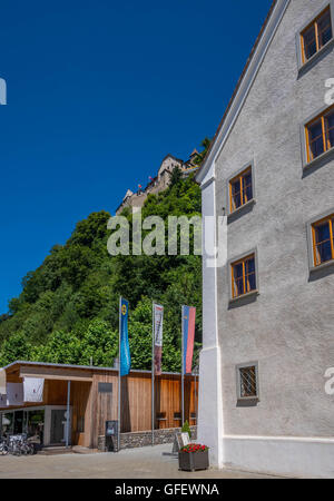 Museo Nazionale di fronte al castello di Vaduz, Principato del Liechtenstein, Europa Foto Stock