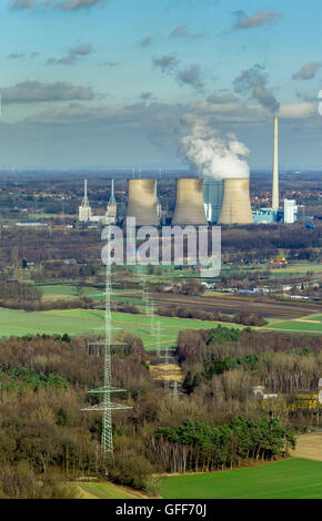 Vista aerea, RWE Power Plant overland route linea ad alta tensione, la linea di trasmissione, nella parte anteriore del carbone vegetale Gersteinwerk, Foto Stock