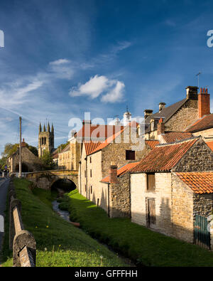 Helmsley città in Inghilterra Helmsley è una città di mercato e parrocchia civile nell'Ryedale quartiere di North Yorkshire, Inghilterra. Histori Foto Stock