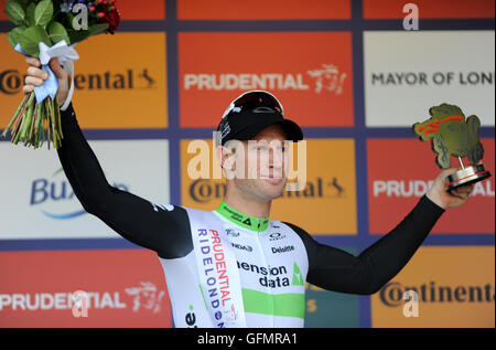 Londra, UK, 31 luglio 2016. Londra - Surrey Classic. Mark Renshaw ha preso il secondo posto per il Team di Dimension Data al London - Surrey Classic pro race, 150 dei mondi top pro ciclisti competere nel Prudential RideLondon-Surrey Classic, i mondi più ricca di una giornata di gara come parte di Prudential RideLondon Festival di fine settimana in bicicletta. Domenica 31 Luglio, 2016. @ David Partridge / Alamy Live News Foto Stock