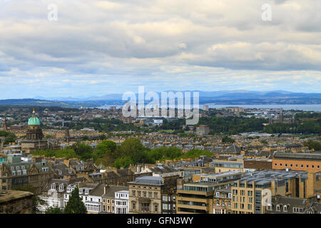 Edinburgh City panorama dal castello. Unione le destinazioni di viaggio Foto Stock