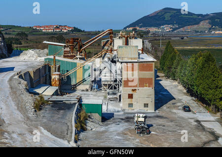 Fabbrica di cemento a Escalante, Cantabria, SPAGNA Foto Stock