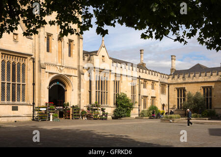 Regno Unito, Inghilterra, Bedfordshire, Bedford, Harpur Centro, precedentemente Bedford moderna scuola 1831 edificio da Edward Blore Foto Stock