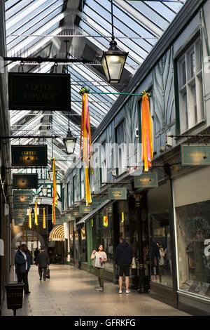 Regno Unito, Inghilterra, Bedfordshire, Bedford, il Arcade, 1904 Edwardian coperto shopping street Foto Stock