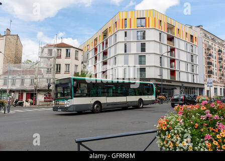 Parigi, Francia, periferia, Street Scenes, porte des Lilas, Seine Saint Denis, costruzione di quartieri locali, quartiere periferico, trasporto pubblico ratp bus Foto Stock