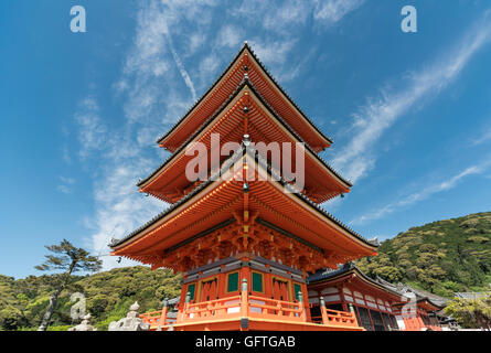 Tre piani pagoda, Kiyomizudera (Kiyomizu-dera) Tempio, Kyoto, Giappone Foto Stock