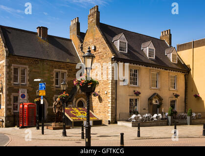 Regno Unito, Inghilterra, Northamptonshire, Northampton, St Giles' Square Foto Stock