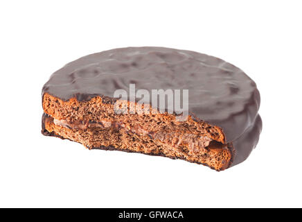 Biscotti al cioccolato closeup isolati su sfondo bianco Foto Stock
