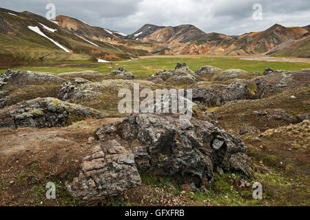 Riolite Montagne e rocce vulcaniche, Graenagil Canyon, Landmannalaugar, Fjallabak Riserva Naturale, Islanda Foto Stock