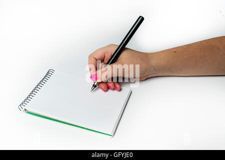 La donna ha scritto a mano un elenco, con uno spazio vuoto per il testo Foto Stock