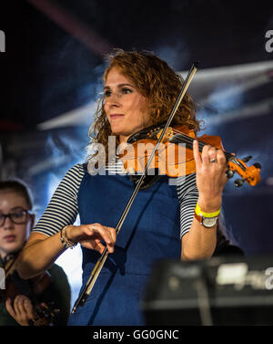Fochabers Scozia, Regno Unito. Il 31 luglio 2016. Questo è il Fochabers Fiddlers a Speyfest music festival Fochabers, murene, Scozia. Foto Stock