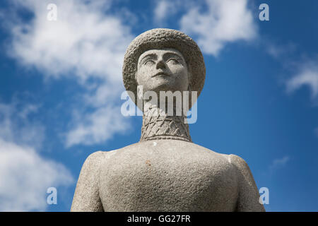 Statua della regina Maud da Ada Madsen (1959) nei giardini del Palazzo Reale (Kongelige Slott), Oslo, Norvegia, Scandinavia Foto Stock