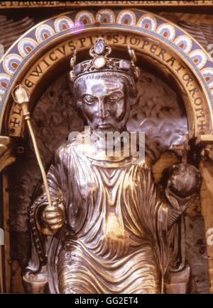 Aachen tesoro. Il reliquiario di Carlo Magno, ca. 1215. Dettaglio: re Luigi I (778-840) Medioevo Francia Germania / Cattedrale di Aachen Foto Stock