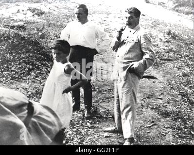 Stalin, Svetlana e Kirov nella campagna 1934 U.R.S.S. Foto Stock