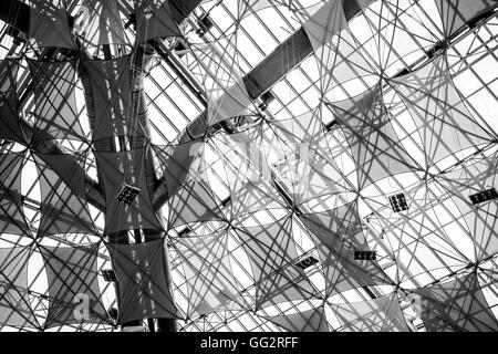 Eco all'interno del tetto St Enoch Shopping retail shopping centre, Glasgow Foto Stock