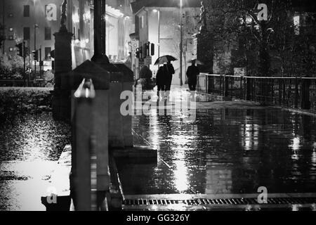 Proiettori eccezionali a Pordenone nel novembre 2010 - Pordenone alluvione Novembre 2010 - Massimiliano Scarpa fotografo Foto Stock