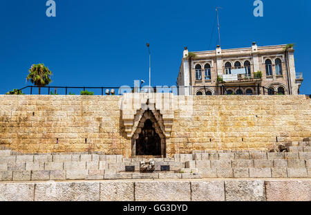 Le mura di Gerusalemme alla porta di Damasco Foto Stock