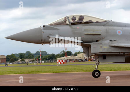 Eurofighter Typhoon FGR4, ZK329, Royal Air Force, presso il Royal International Air Tattoo 2016 Foto Stock