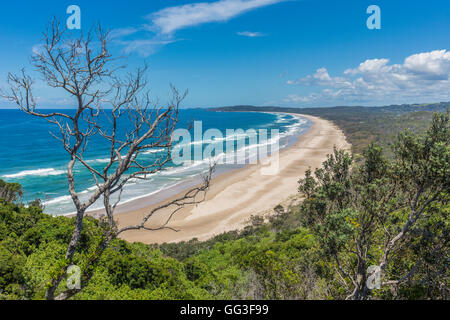 Byron Bay, Nuovo Galles del Sud, Australia. Tallow Beach confinante Arakwal National Park. Foto Stock