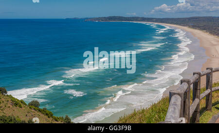 Byron Bay, Nuovo Galles del Sud, Australia. Tallow Beach confinante Arakwal National Park. Foto Stock