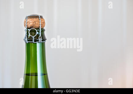 Bottiglia di spumante non aperti vino close up Foto Stock