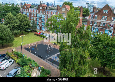 Edmundsbury Court Estate (ex Ferndale corte) un consiglio estate in Brixton, Londra sud comprendente 130 case in cinque blocchi Foto Stock