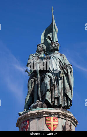 Memorial statua di Jan Breydel e Pieter De Coninck sul Grote, Markt, Bruges. Foto Stock