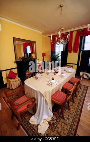 Una sala da pranzo in un edificio in stile georgiano REGNO UNITO Foto Stock