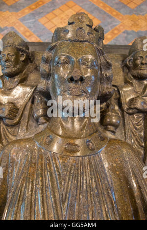 La tomba di Re Giovanni di Inghilterra / Re John's effige alla cattedrale di Worcester, Worcester. Regno Unito. Foto Stock