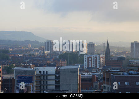 Vista della città dalla collina grotta, Belfast Foto Stock