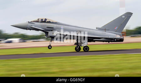 Eurofighter FGR4 Typhoon ZK354 Royal Air Force al Royal International Air Tattoo 2016 Foto Stock