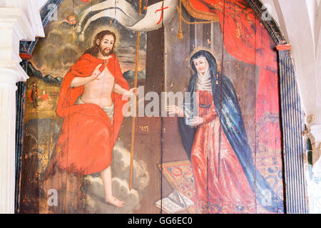 Altare e dipinti, Convento de Nossa Senhora da Conceicao, Museo Regionale Dona Leonor, Beja, Alentejo, Portogallo Foto Stock