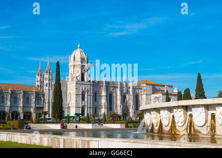 Mosteiro dos Jeronimos (Monastero di Hieronymites), il Sito Patrimonio Mondiale dell'UNESCO, Belem, Lisbona, Portogallo, Europa Foto Stock