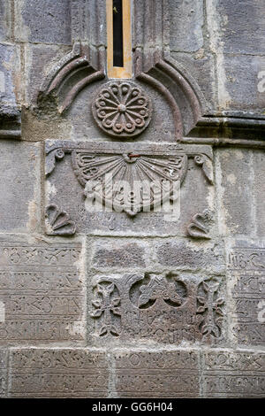 Meridiana sulla facciata di Surb Stepanos chiesa al monastero di Hagartsin in Armenia Foto Stock