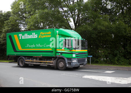 La Tuffnells Parcel Express, un fattorino con il Regno Unito e i servizi europei, Preston, Lancashire, Regno Unito Foto Stock