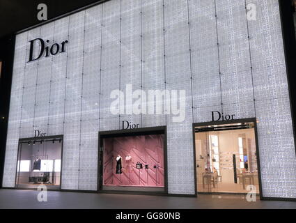 Dior shop in Nagoya in Giappone. Società francese che possiede l'alta moda abbigliamento produttore e dettagliante Christian Dior Couture Foto Stock