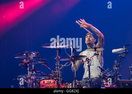 Travis Barker, il batterista dei Blink-182, esegue a Gexa Energy Pavilion Venerdì 29 Luglio, 2016. Foto Stock