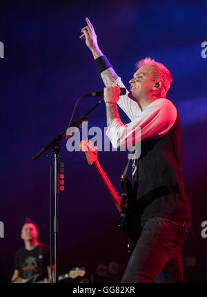 Matt Skiba, chitarrista e cantante dei Blink-182, esegue a Gexa Energy Pavilion Venerdì 29 Luglio, 2016. Foto Stock