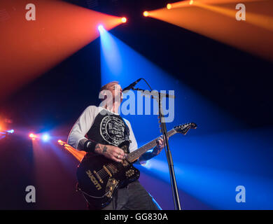 Matt Skiba, chitarrista e cantante dei Blink-182, esegue a Gexa Energy Pavilion Venerdì 29 Luglio, 2016. Foto Stock