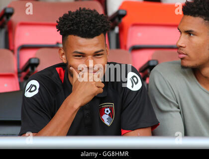 Vitalità Stadium, Bournemouth, Regno Unito. 03 Ago, 2016. La pre stagione amichevole di calcio. AFC Bournemouth rispetto a Valencia. Bournemouth's Tyrone Mings siede fuori gioco nelle gabbie Credito: Azione Sport Plus/Alamy Live News Foto Stock