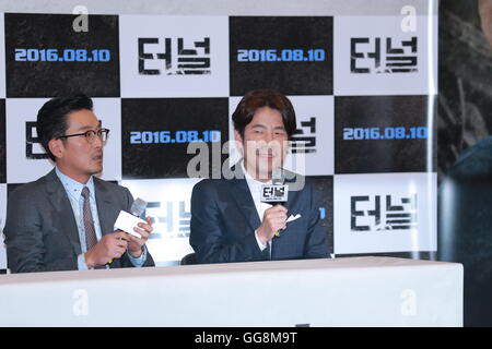 Seul in Corea. 03 Ago, 2016. Jung woo Ha e Oh Dal soo frequentare la pressa premiere del tunnel in Seoul, Corea sulla 03th agosto, 2016.(Cina e Corea diritti) © TopPhoto/Alamy Live News Foto Stock