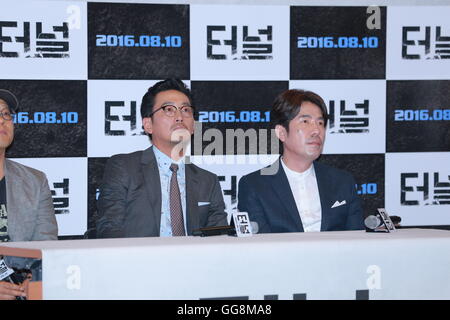 Seul in Corea. 03 Ago, 2016. Jung woo Ha e Oh Dal soo frequentare la pressa premiere del tunnel in Seoul, Corea sulla 03th agosto, 2016.(Cina e Corea diritti) © TopPhoto/Alamy Live News Foto Stock