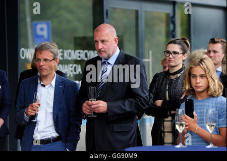 Wroclaw, Polonia, 10 Agosto, 2016. Wroclaw nuova rete di hotel DoubleTree by Hilton - sono 1 catena alberghiera in Bassa Slesia in Polonia e 4. Esso offre 189 di alta classe camere e suites, e moderne strutture congressuali flessibili. È situato nel centro della città, in un avveniristico, multi-funzionale complesso OVO Wroclaw, progettato da studio parigino GSARCH-Gottesman Szmelcman.2016 Credit: Kazimierz Jurewicz/Alamy Live News Foto Stock