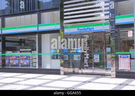 FamilyMart convenience store il terzo più grande comodità giapponese store catena di franchising ho Giappone aperta per la prima volta nel 1981. Foto Stock