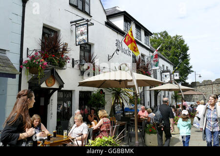 Caernarfon, Galles del Nord, Regno Unito. Luglio 21, 2016. Il Black Boy Inn ha detto di essere il più antico pub a Caernarfon. Foto Stock