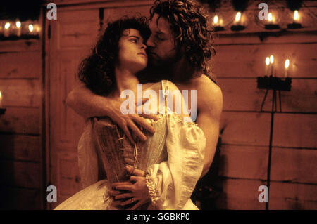 MARY SHELLEY"S FRANKENSTEIN / Mary Shelley"s Frankenstein USA 1994 / Kenneth Branagh Der geniale aber skrupellose Wissenschaftler Victor Frankenstein erschafft nach zahlreichen fehlgeschlagenen Versuchen eine Kreatur schreckenerregende... Bild: Kenneth Branagh (Victor Frankenstein), Helena Bonham Carter (Elizabeth Frankenstein) Regie: Kenneth Branagh aka. Mary Shelley"s Frankenstein Foto Stock
