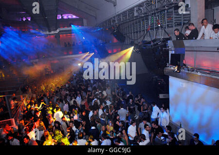 Importa un nightclub al 02 O2 Arena di Greenwich, Londra. Una nuova e unica rottura di massa pavimento tre capacità 2.600 brani musicali Foto Stock