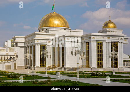Geografia / viaggi, Turkmenistan, Aşgabat, palazzo presidenziale costruito 2011, vista esterna, Additional-Rights-Clearance-Info-Not-Available Foto Stock