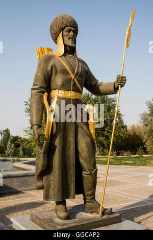 Geografia / viaggi, Turkmenistan, Aşgabat, indipendenza monumento, la figura di guardia, Additional-Rights-Clearance-Info-Not-Available Foto Stock